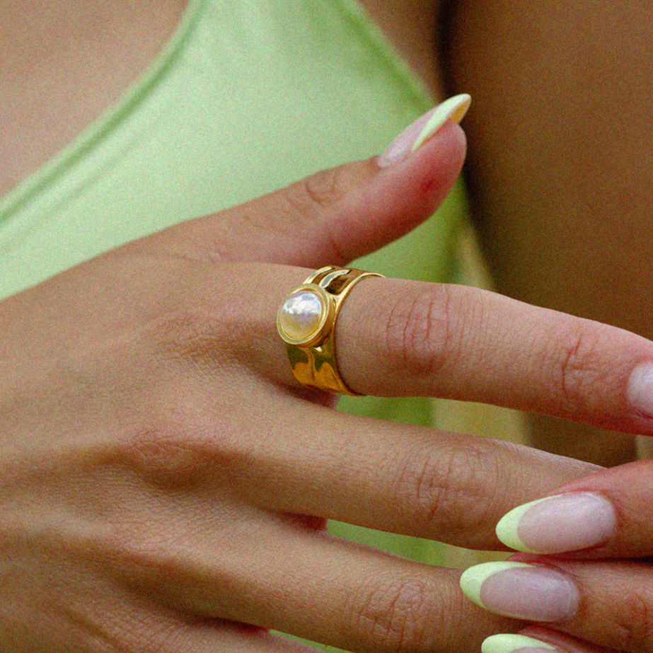 Hera Ring